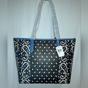 NWT🤍🖤💙🎀🎀 Coach Butterfly Bandana City Zip Tote